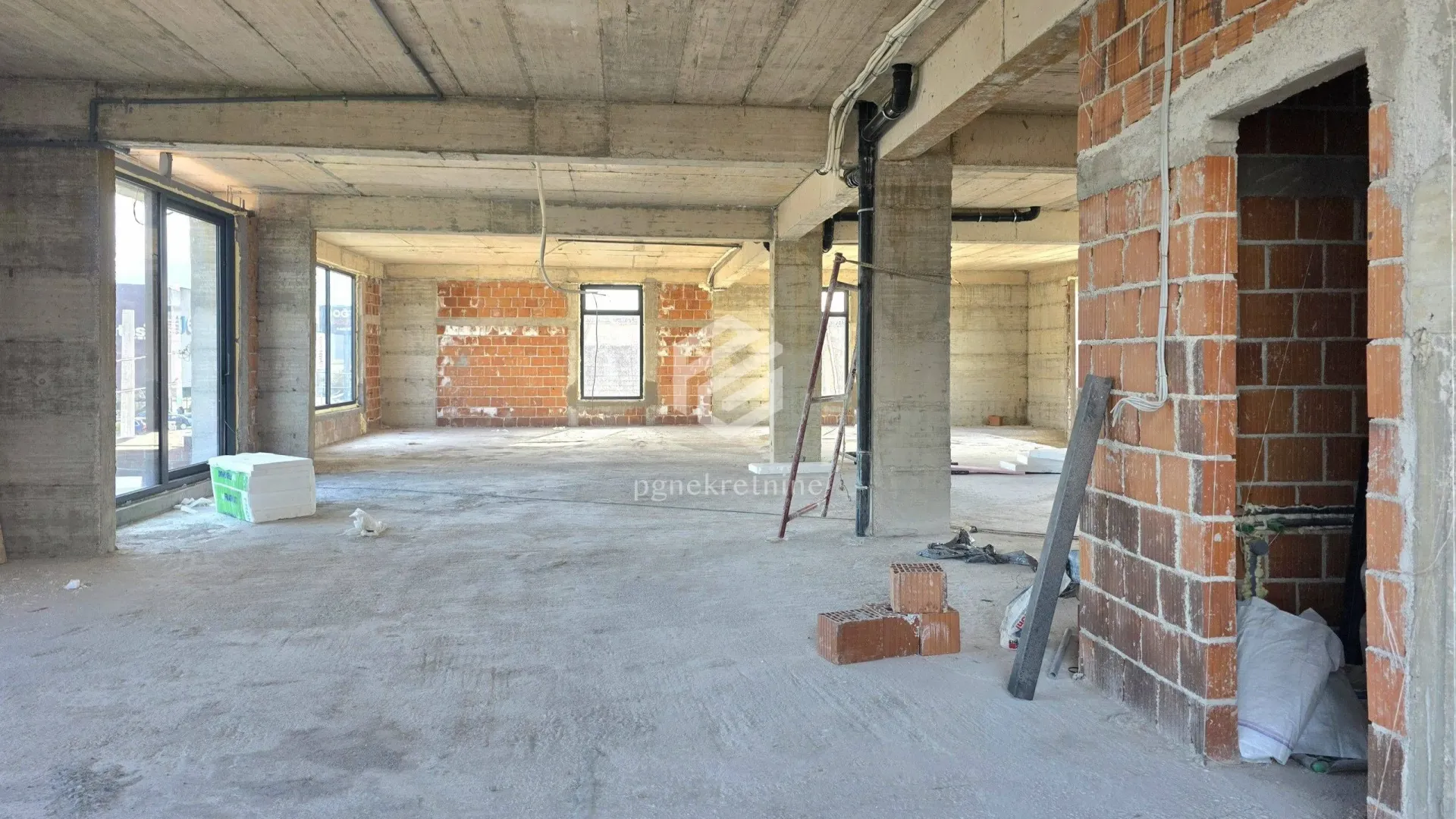 Rent, office space, 1100m², Donja Gorica, Podgorica