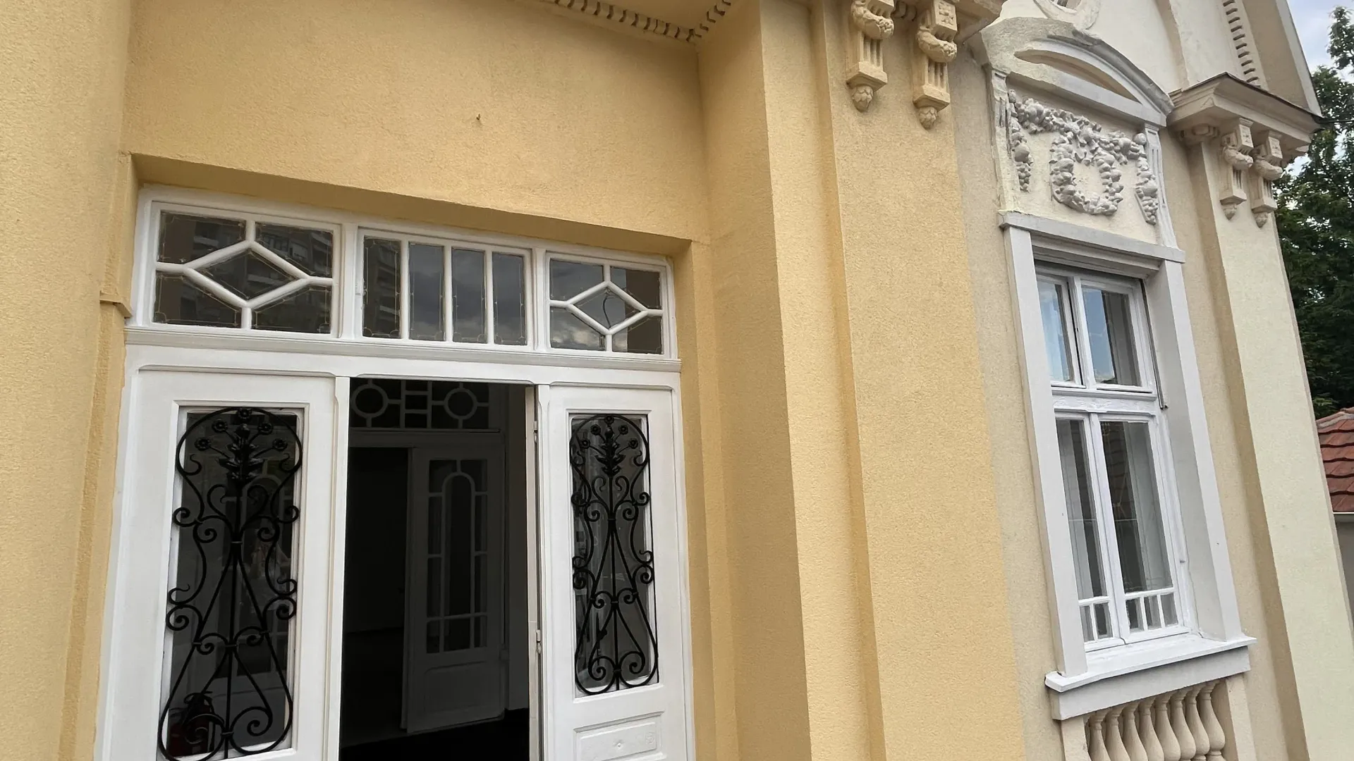 Izdavanje, poslovni prostor, 100m², Centar, Leskovac