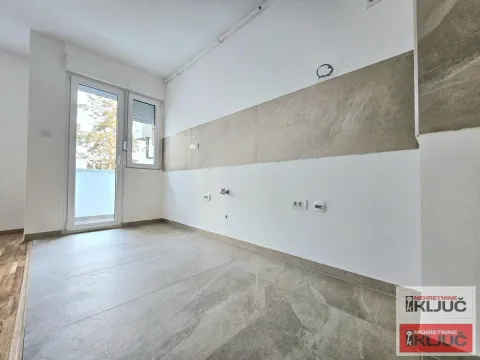 Prodaja, dvosoban stan, 43m², Cara Dušana, Novi Sad Sve Podlokacije - image 4