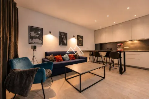 Prodaja, jednosoban stan, 64m², Centar, Kotor - image 3