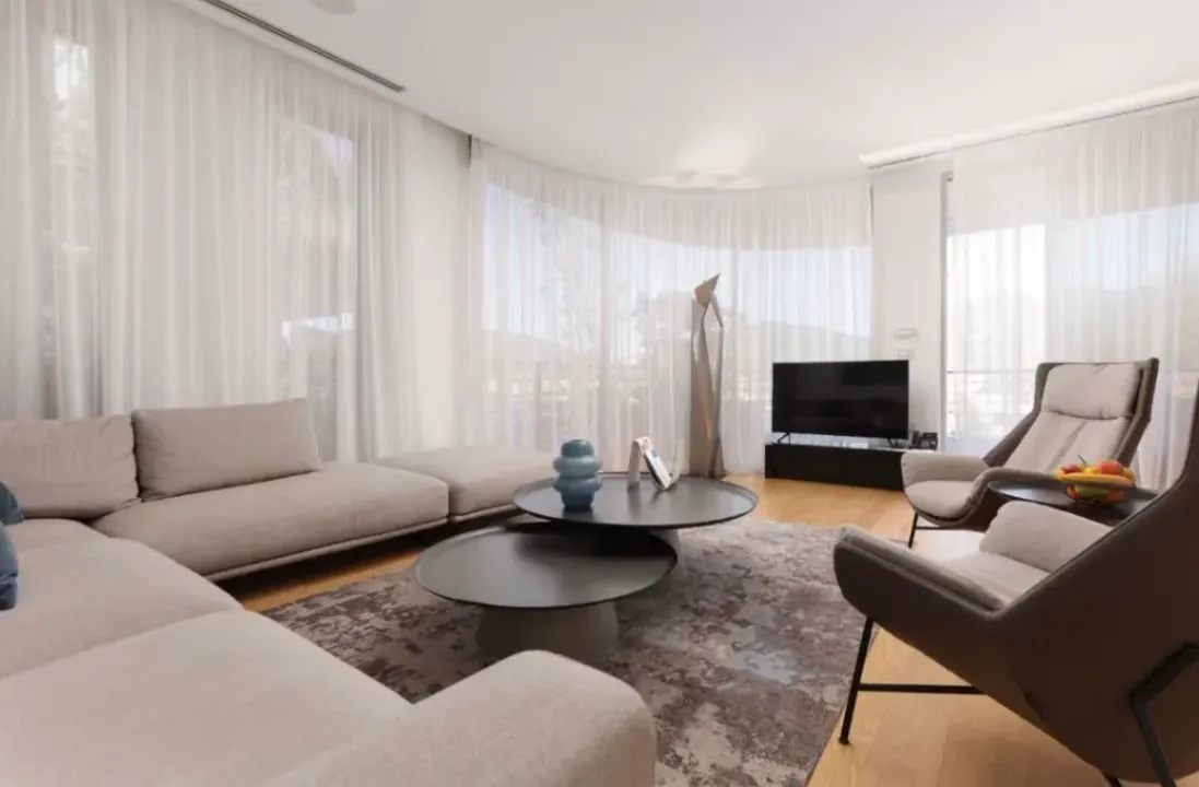 Sale, three bedroom apartment, 517m², Dukley Gardens, Budva