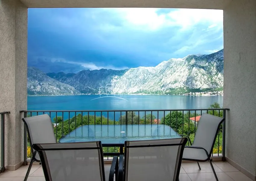 Prodaja, dvosoban stan, 99m², Prčanj, Kotor