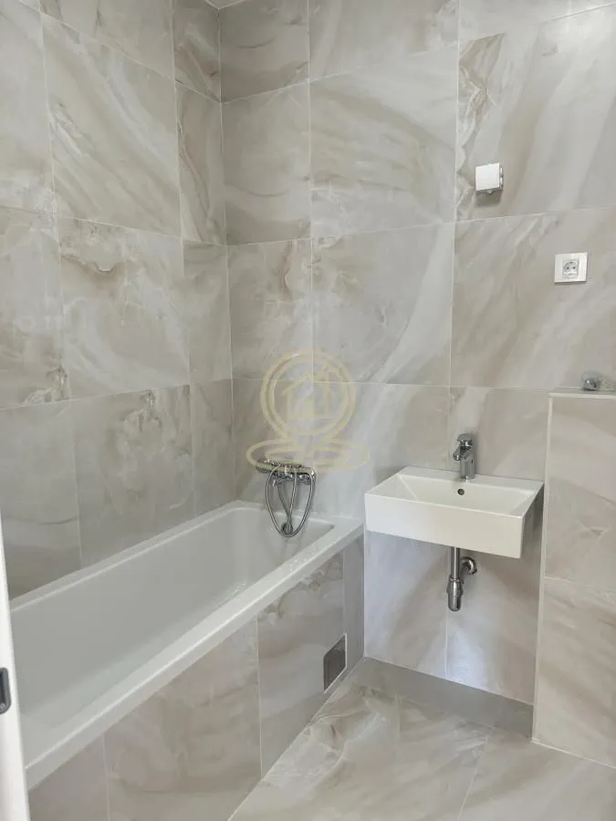 Izdavanje, trosoban stan, 88m², Salajka, Novi Sad Sve Podlokacije
