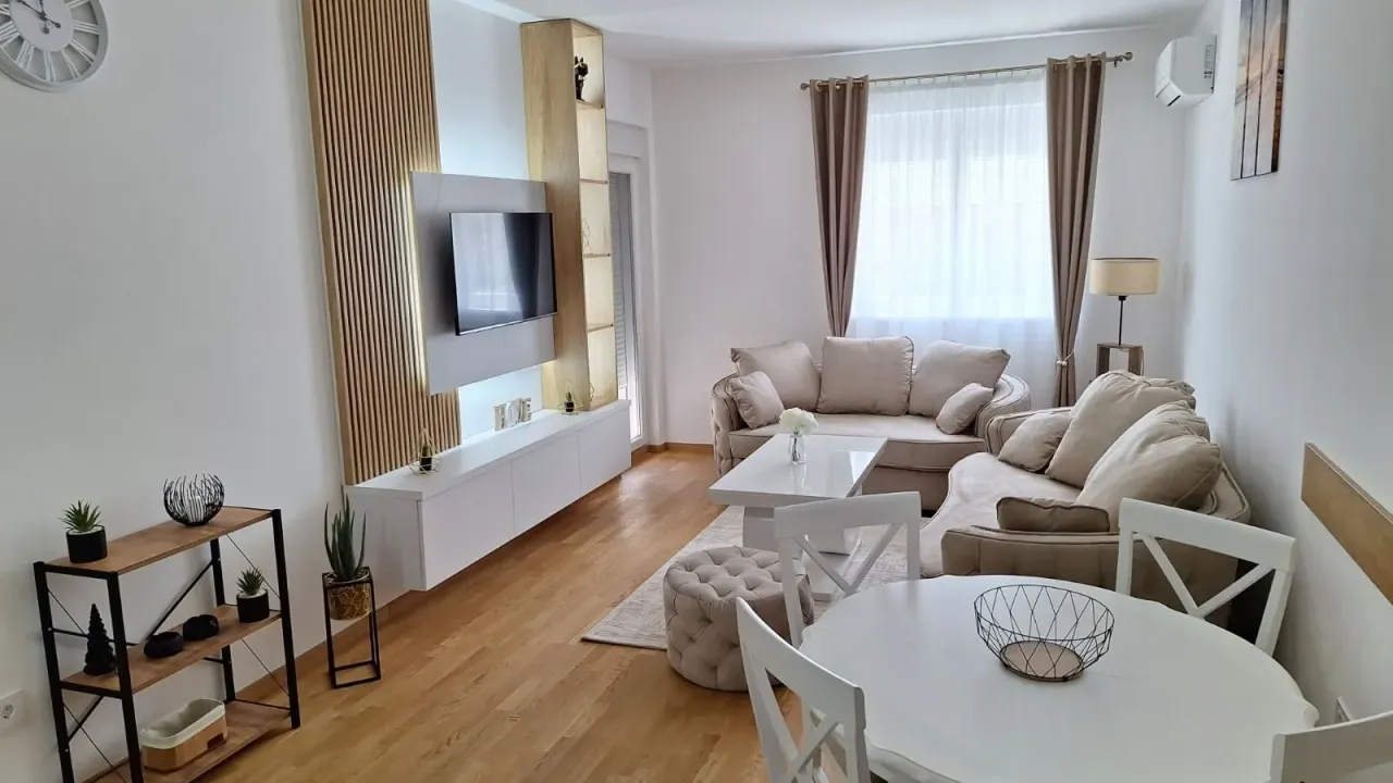 Rent, one bedroom apartment, 48m², Stari Aerodrom, Podgorica