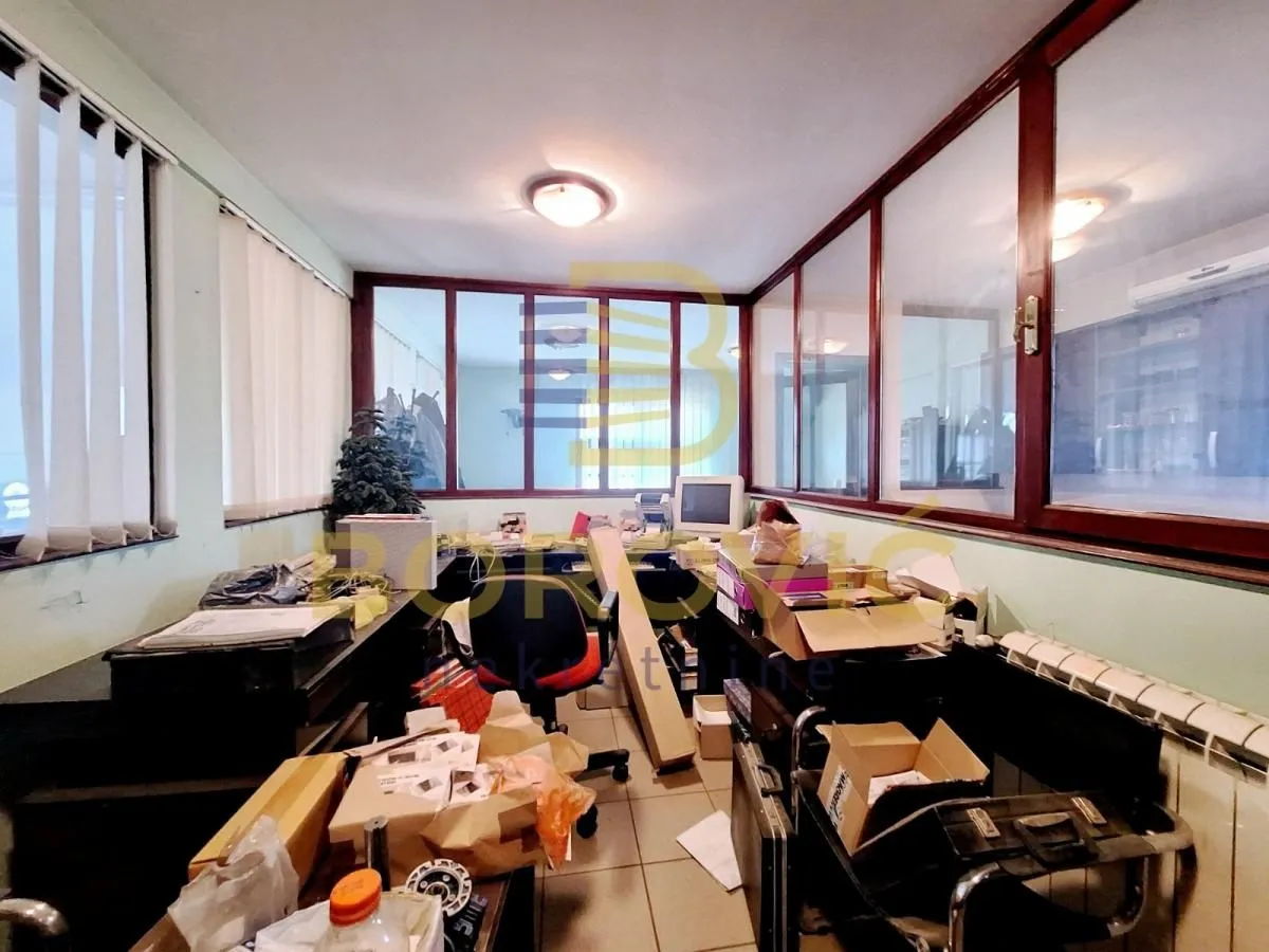 Rent, office space, 560m², Veliki Mokri Lug, Zvezdara Sve Podlokacije