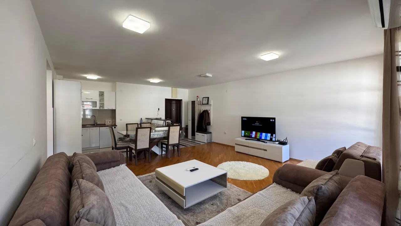 Izdavanje, stan, 95m², Centar, Budva