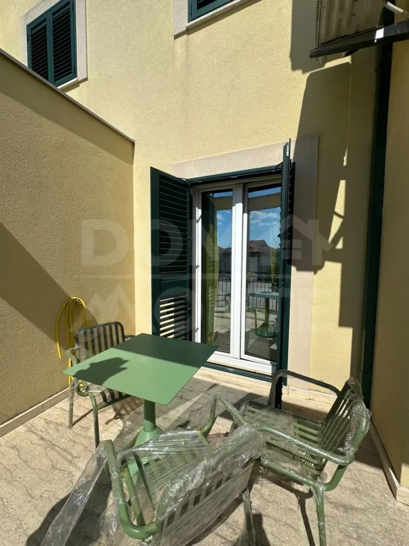Prodaja, jednosoban stan, 50m², Kalimanj, Tivat