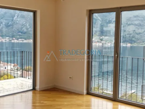 Prodaja, stan, 403m², Kotor, Crna Gora - image 8