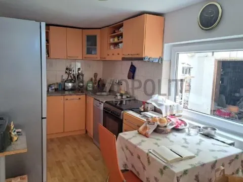 Prodaja, kuća, 130m², Mali Mokri Lug, Zvezdara Sve Podlokacije - image 5