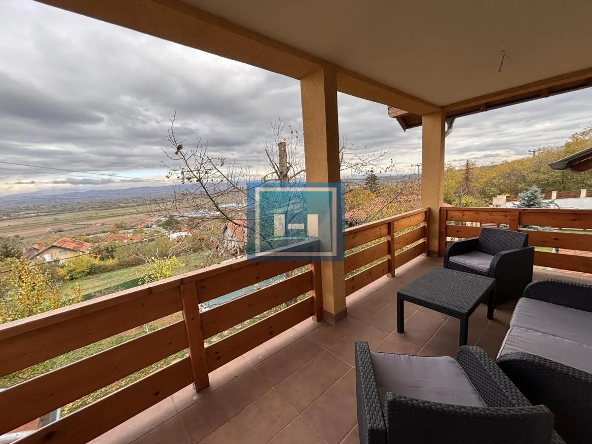 Prodaja, kuća, 220m², Đurđevo brdo, Jagodina