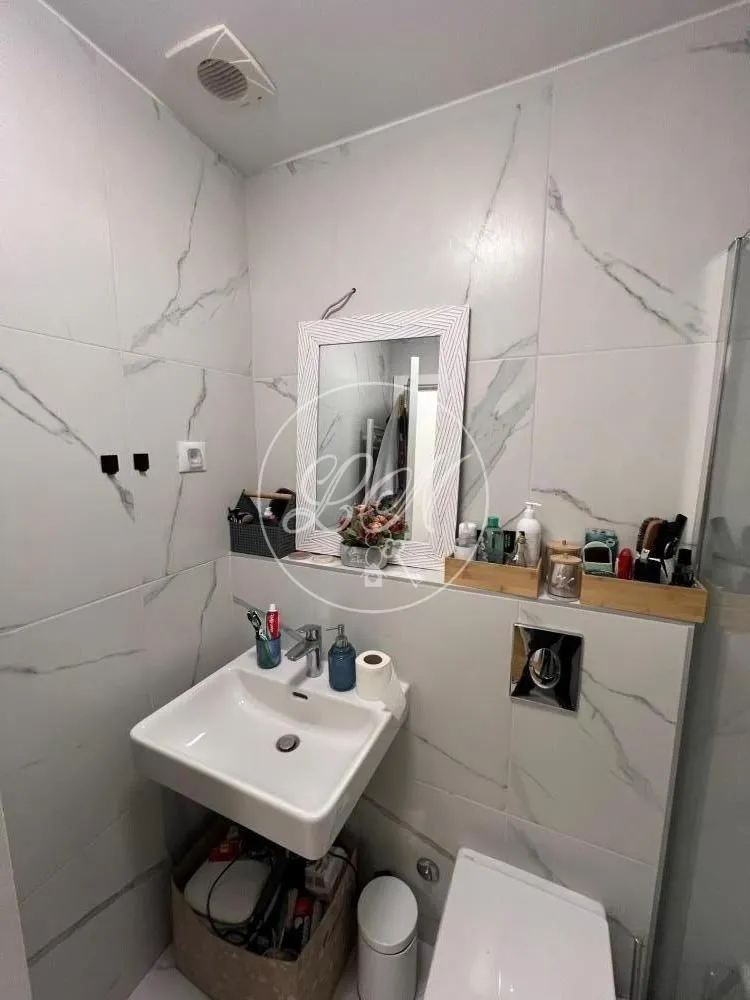Prodaja, trosoban stan, 71m², Zemun Sve Podlokacije, Beograd