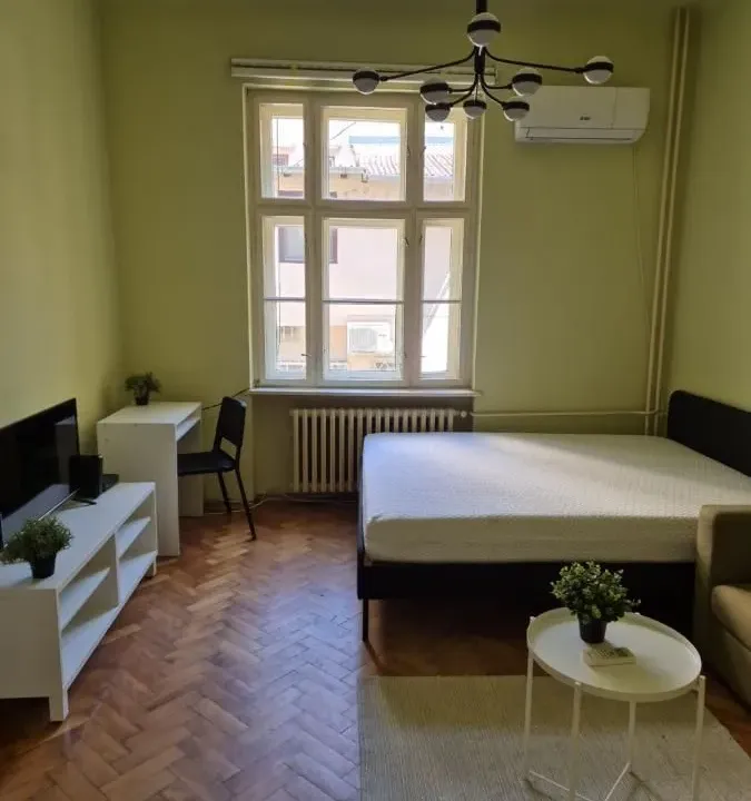 Izdavanje, jednosoban stan, 37m², Centar, Novi Sad