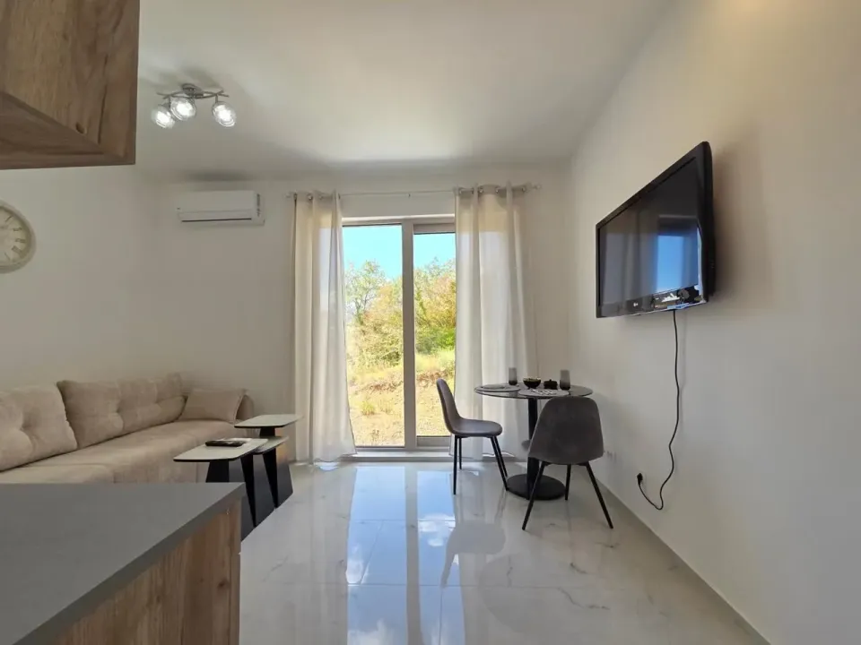 Rent, studio apartment, 20m², Lastva Grbaljska, Kotor