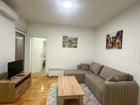 Rent, two bedroom apartment, 56m², Stari Aerodrom, Podgorica - image 2
