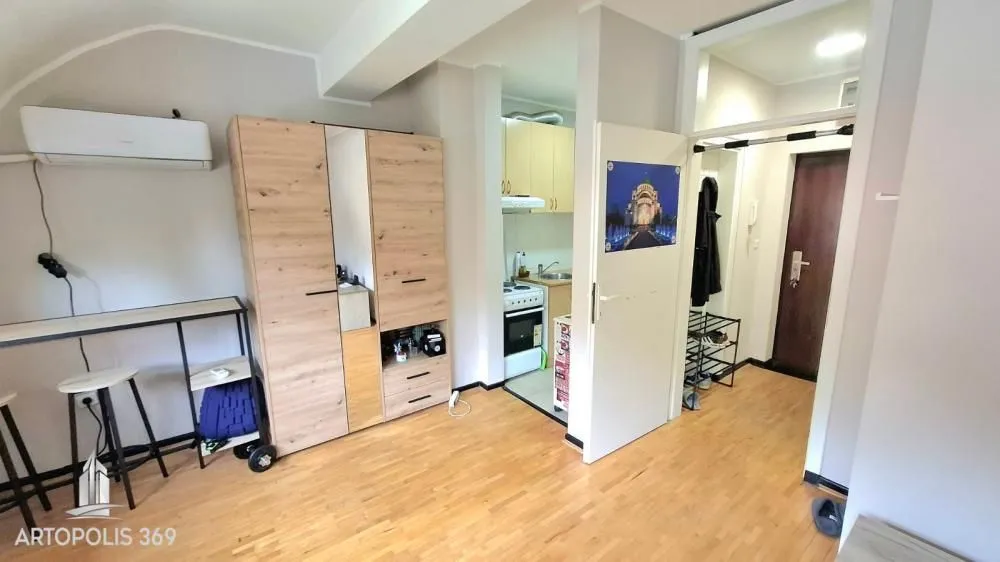 Prodaja, jednosoban stan, 24m², Kneževac, Beograd