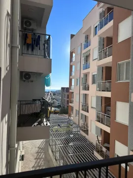 Pogled sa terase na okolne stambene zgrade i grad. - image 11