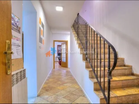 Izdavanje, kuća, 540m², Zvezdara Sve Podlokacije, Beograd