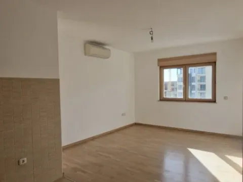 Sale, one bedroom apartment, 53m², Bečići, Budva - image 2