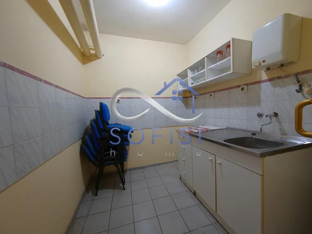 Sale, office space, 60m², Železnička Stanica, Novi Sad Sve Podlokacije