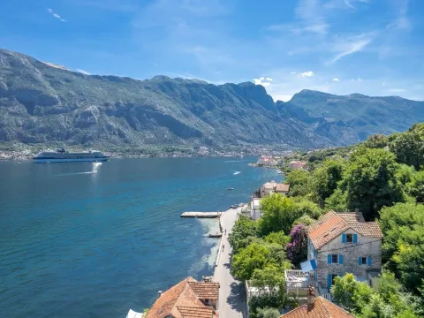 Sale, house, 122m², Kotor, Crna Gora - image 1
