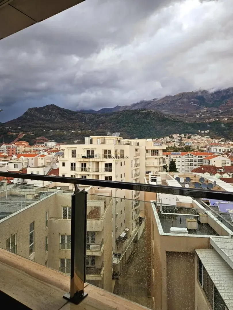 Rent, one bedroom apartment, 70m², Centar, Budva