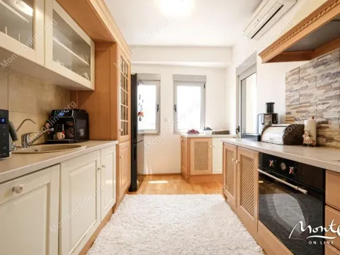 Prodaja, četvorosoban stan, 150m², Rozino, Budva - image 17