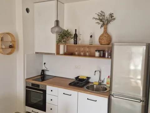 Izdavanje, jednosoban stan, 43m², Kumbor, Herceg Novi - image 5