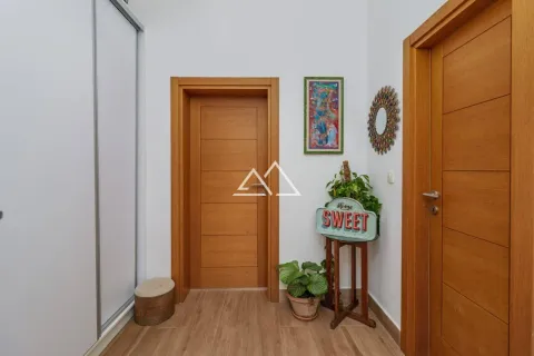 Sale, two bedroom apartment, 158m², Tivat, Crna Gora - image 18