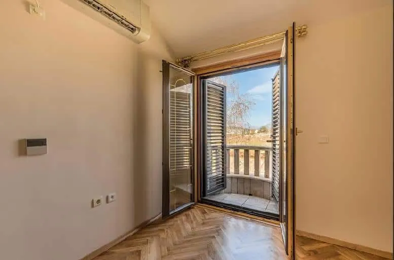 Izdavanje, kuća, 370m², Zabjelo, Podgorica