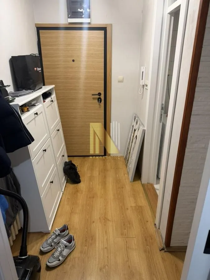 Prodaja, dvosoban stan, 39m², Centar, Novi Sad