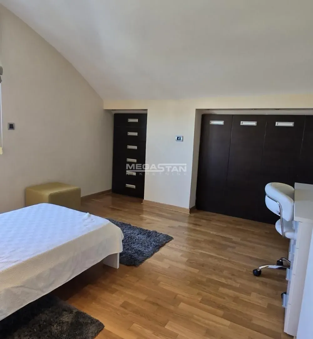 Prodaja, stan, 160m², Vračar Sve Podlokacije, Beograd