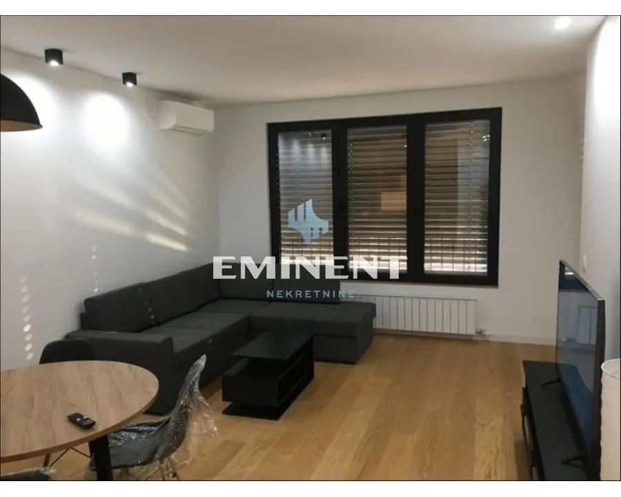 Izdavanje, dvosoban stan, 57m², Stari Grad, Beograd