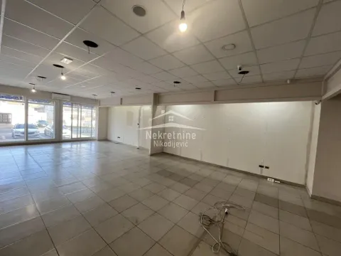 Rent, office space, 250m², Batajnica, Beograd - image 2