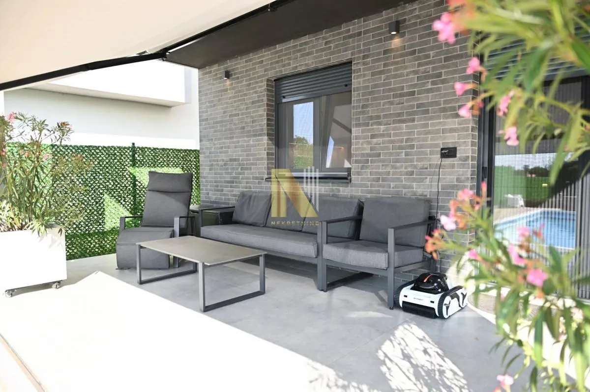 Prodaja, kuća, 334m², Petrovaradin, Novi Sad