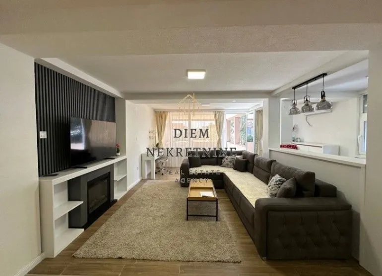 Izdavanje, dvosoban stan, 120m², Stari Aerodrom, Podgorica