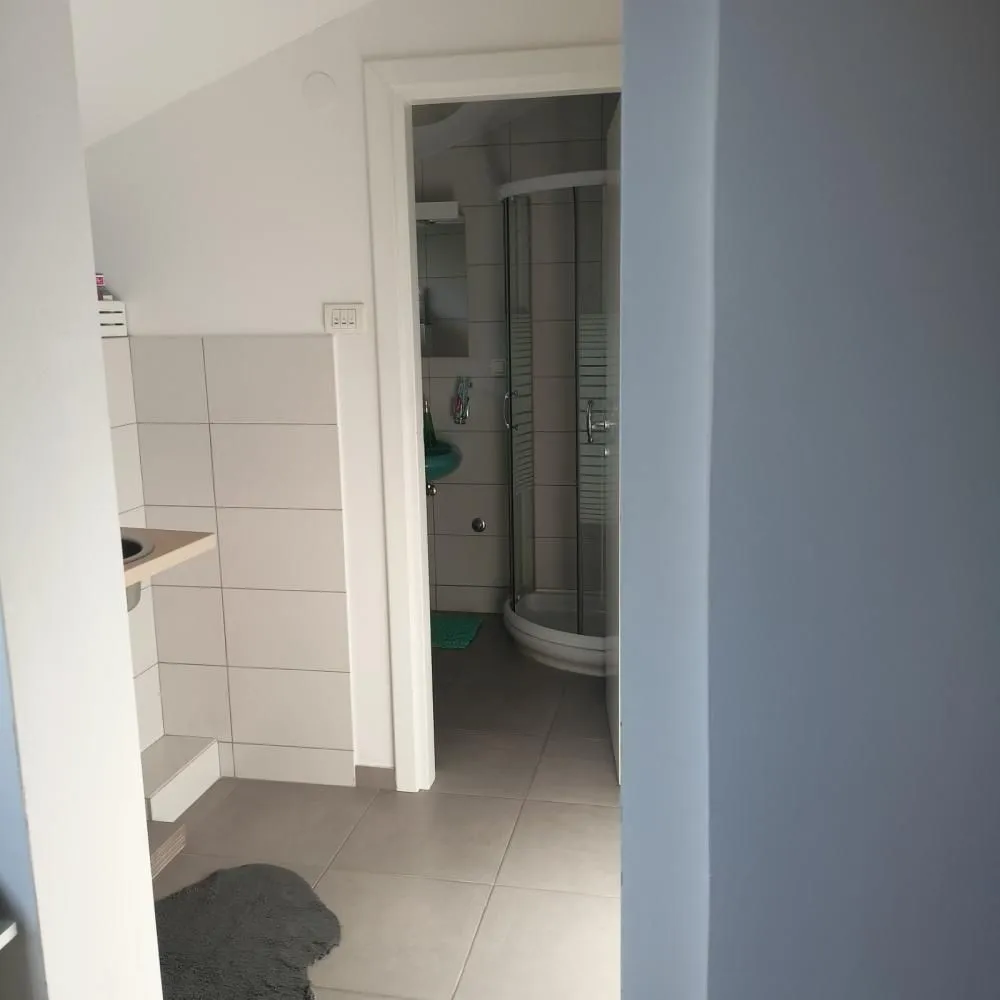 Izdavanje, četvorosoban stan, 85m², Kumodraž 1, Kumodraž Sve Podlokacije