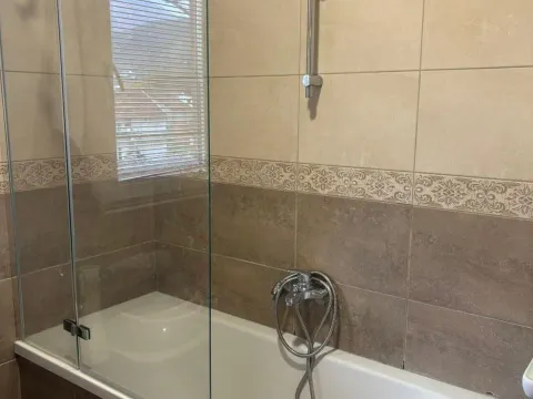 Izdavanje, jednosoban stan, 84m², Tivat, Crna Gora - image 9