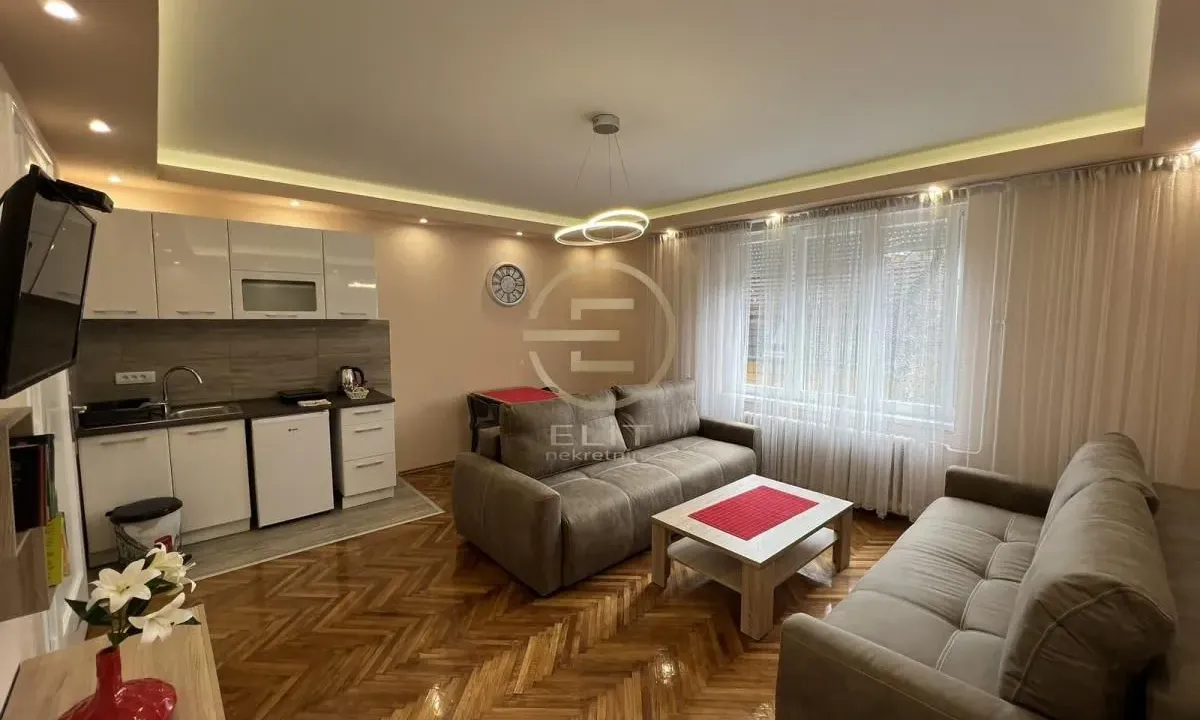 Sale, three bedroom apartment, 61m², Centar, Novi Sad