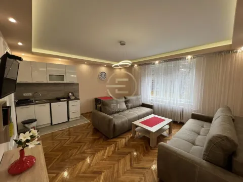 Prodaja, trosoban stan, 61m², Centar, Novi Sad - image 1