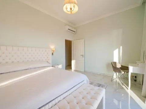 Prodaja, kuća, 290m², Tivat, Crna Gora - image 9