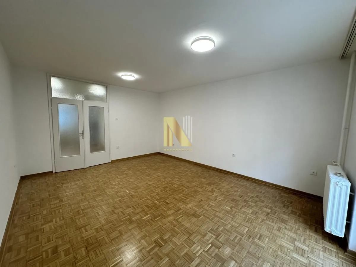 Rent, office space, 105m², Centar, Novi Sad