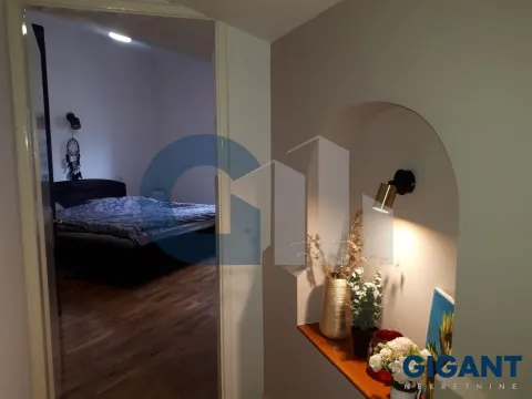 Izdavanje, četvorosoban stan, 115m², Stari Grad, Beograd - image 13