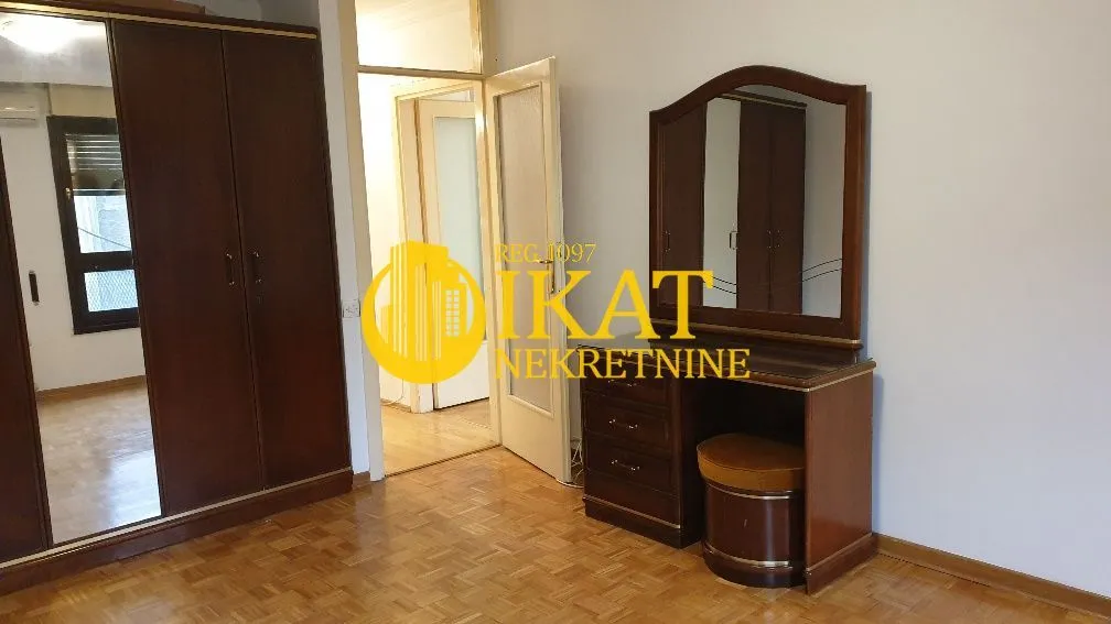 Rent, four bedroom apartment, 115m², Kalenić Pijaca, Vračar Sve Podlokacije