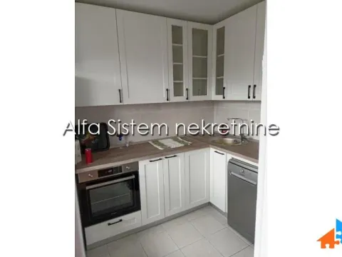 Izdavanje, trosoban stan, 81m², Vračar Sve Podlokacije, Beograd - image 4