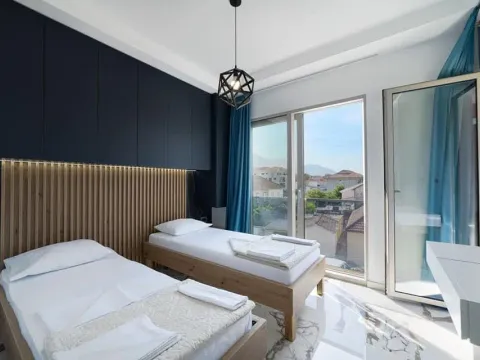 Izdavanje, dvosoban stan, 50m², Centar, Tivat - image 6