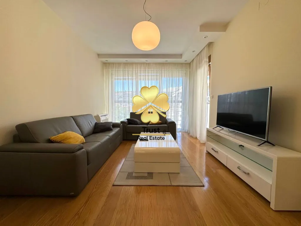 Izdavanje, dvosoban stan, 71m², Momišići, Podgorica