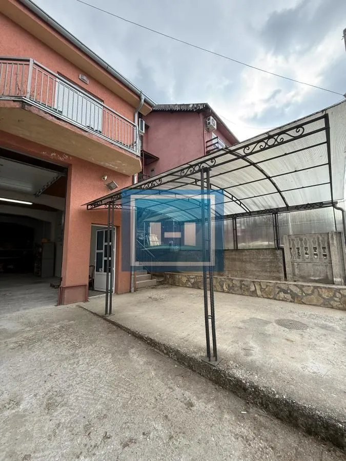 Rent, office space, 320m², Strelište, Jagodina