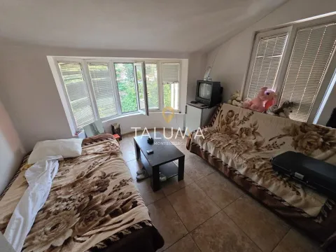 Izdavanje, kuća, 200m², Zagorič, Podgorica - image 9