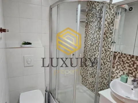 Izdavanje, dvosoban stan, 64m², City Kvart, Podgorica - image 12