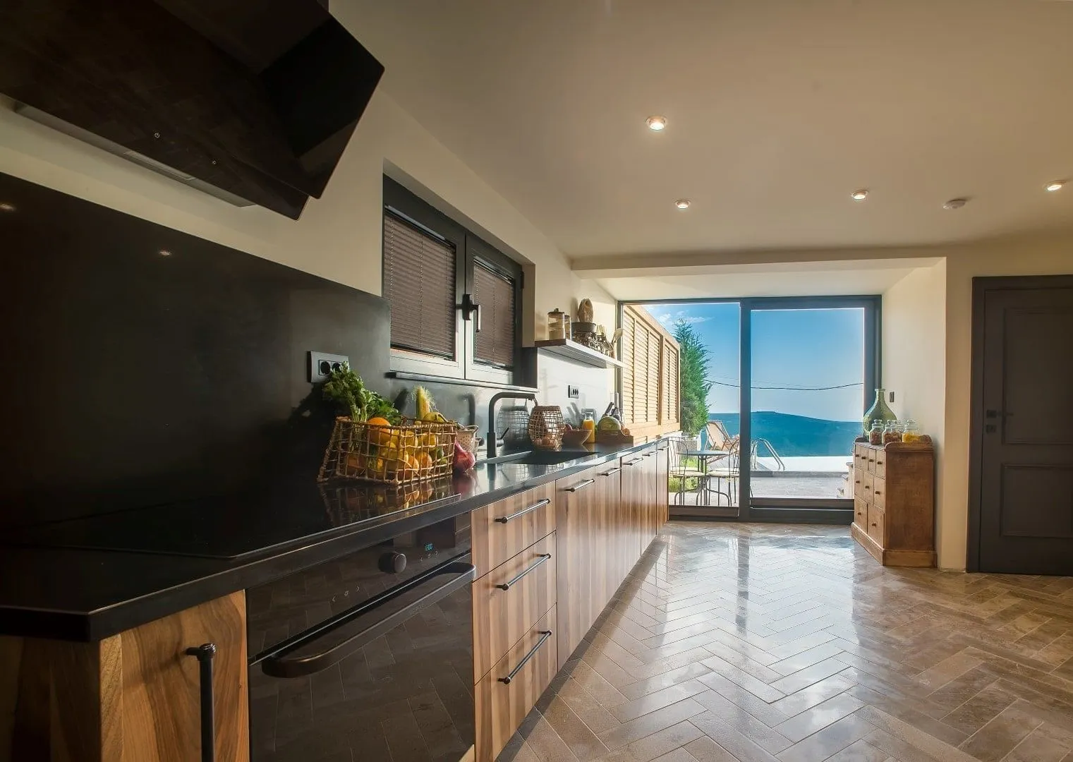 Rent, house, 85m², Nalježići, Kotor